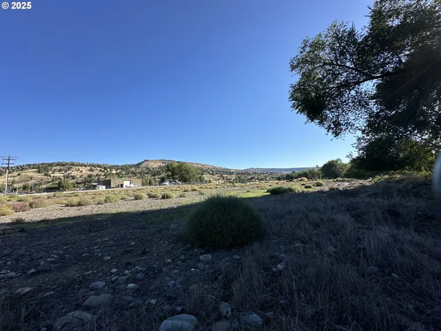 $180,000 | St-johnday Northeast 7th Street, John Day, OR 97845