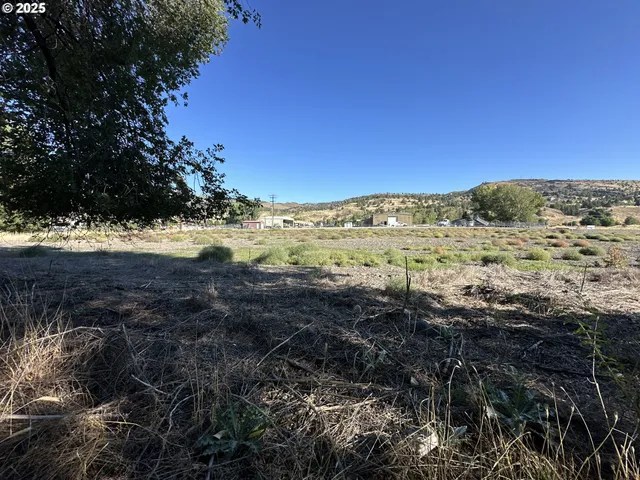 $180,000 | St-johnday Northeast 7th Street, John Day, OR 97845