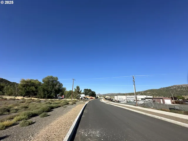 $180,000 | St-johnday Northeast 7th Street, John Day, OR 97845