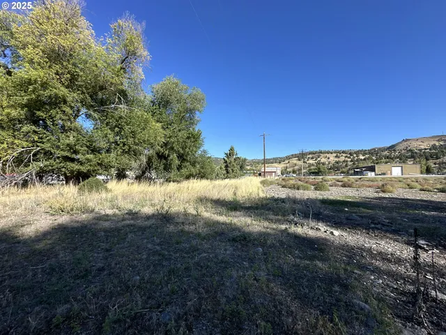 $180,000 | St-johnday Northeast 7th Street, John Day, OR 97845