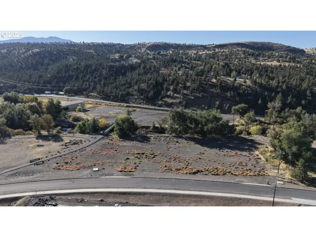 $180,000 | St-johnday Northeast 7th Street, John Day, OR 97845