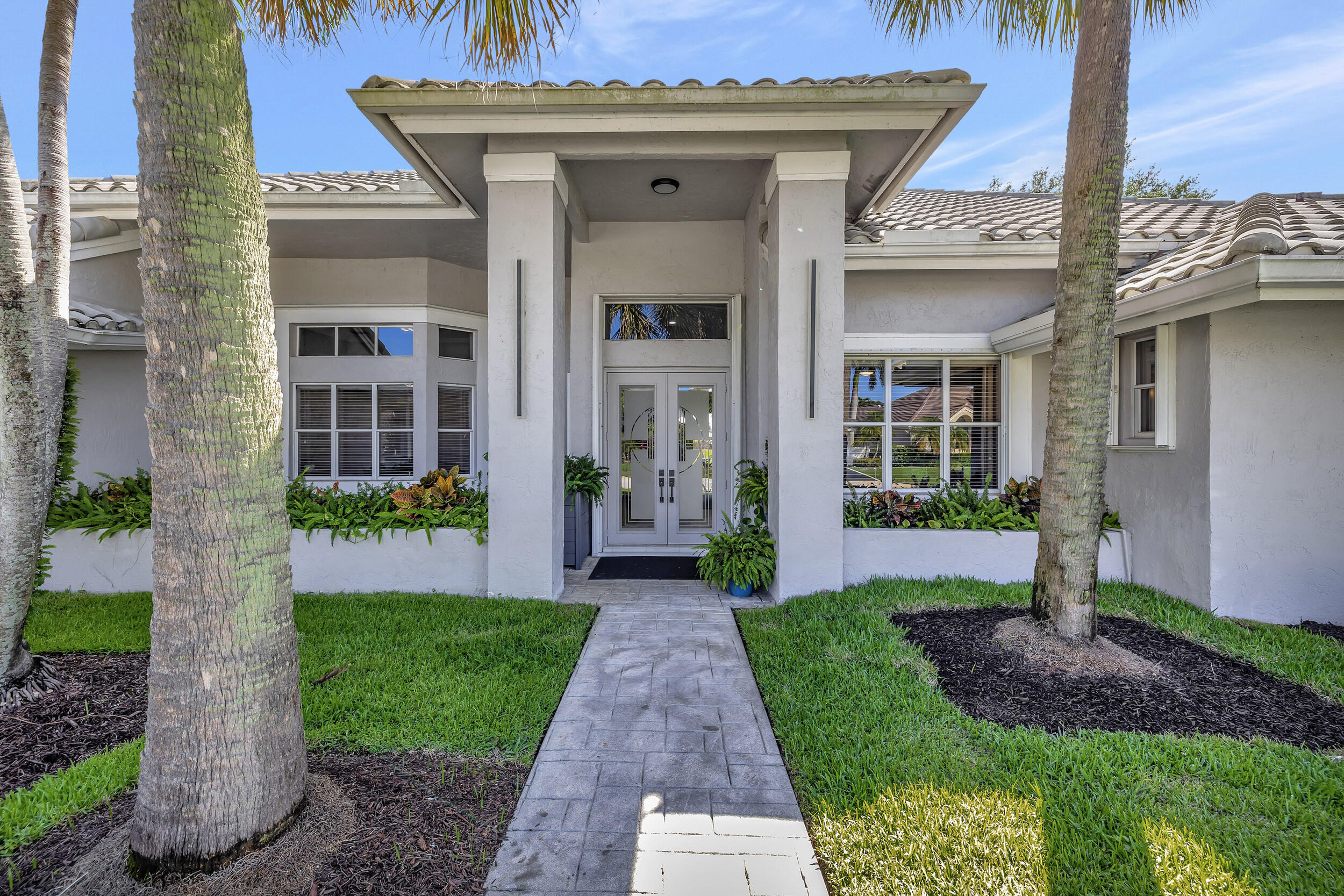 17790 Litten Drive Boca Raton, FL 33498 - Photo 3 of 52 Grand Entry