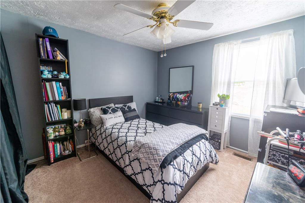84 Cortland Drive West McKees Rocks, PA 15136 - Photo 14 of 25