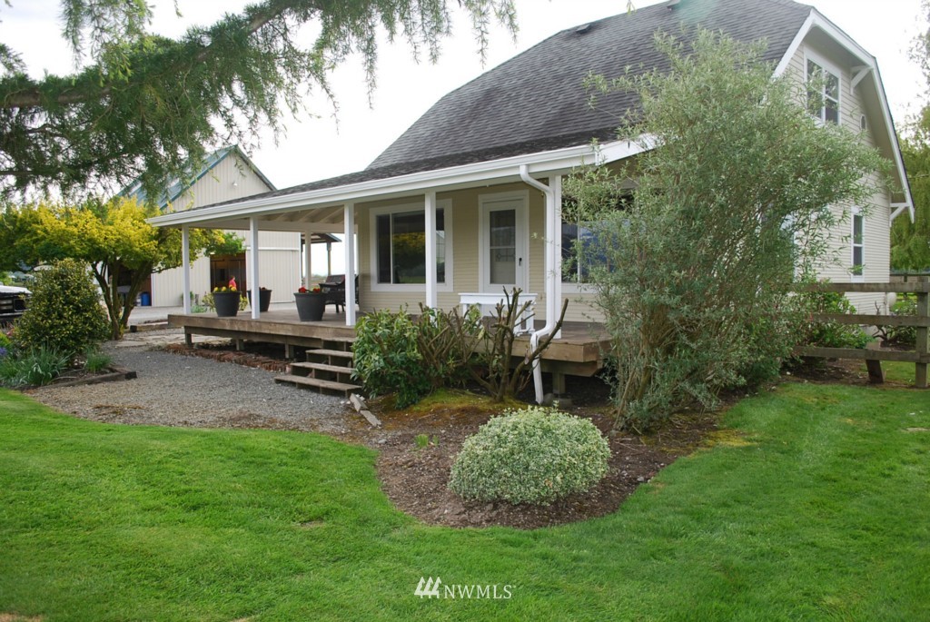 8048 District Line Road Burlington, WA 98233 - Photo 2 of 25 Gallery Image 2