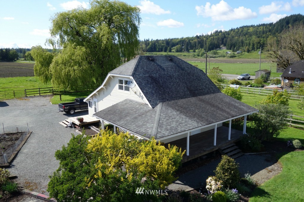 8048 District Line Road Burlington, WA 98233 - Photo 3 of 25 Gallery Image 3