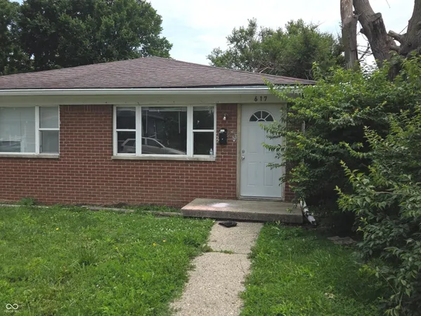 $950 | 617 North Oxford Street, Indianapolis, IN 46201