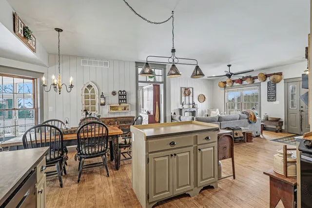 $605,000 | 18939 I Drive North, Marshall, MI 49068