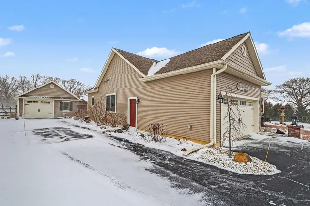 $605,000 | 18939 I Drive North, Marshall, MI 49068