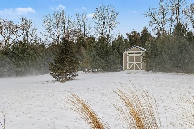 $605,000 | 18939 I Drive North, Marshall, MI 49068