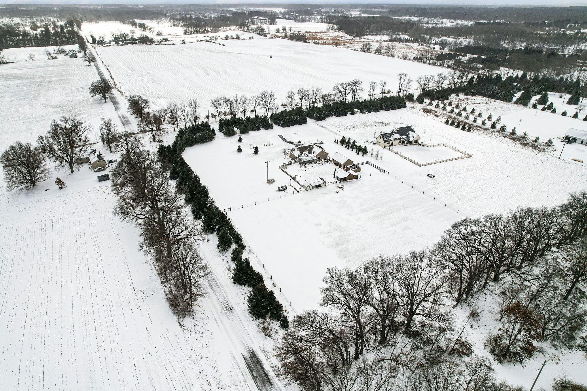 18939 I Drive North Marshall, MI 49068 - Photo 33 of 50 033_file_7627