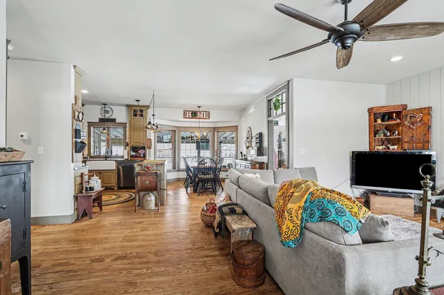 $605,000 | 18939 I Drive North, Marshall, MI 49068