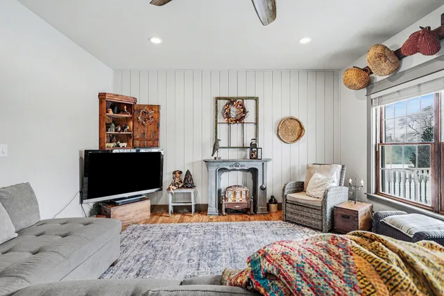 $605,000 | 18939 I Drive North, Marshall, MI 49068