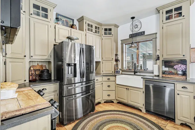 $605,000 | 18939 I Drive North, Marshall, MI 49068