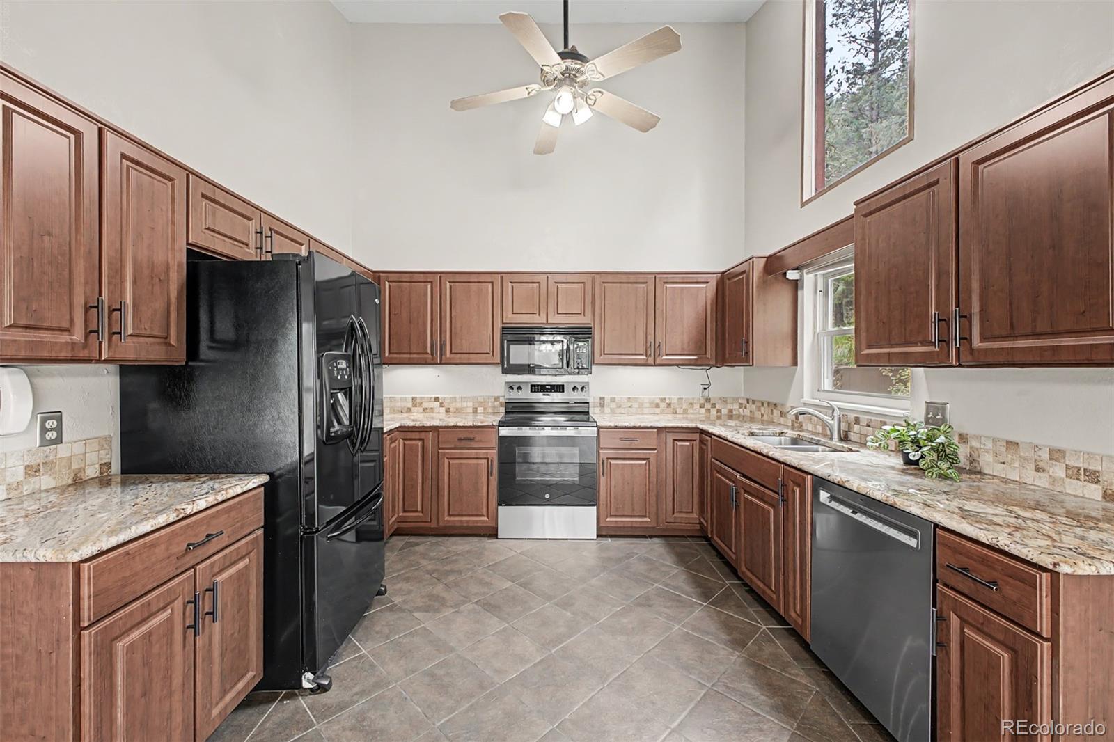 29526 Bronco Road Evergreen, CO 80439 - Photo 7 of 39