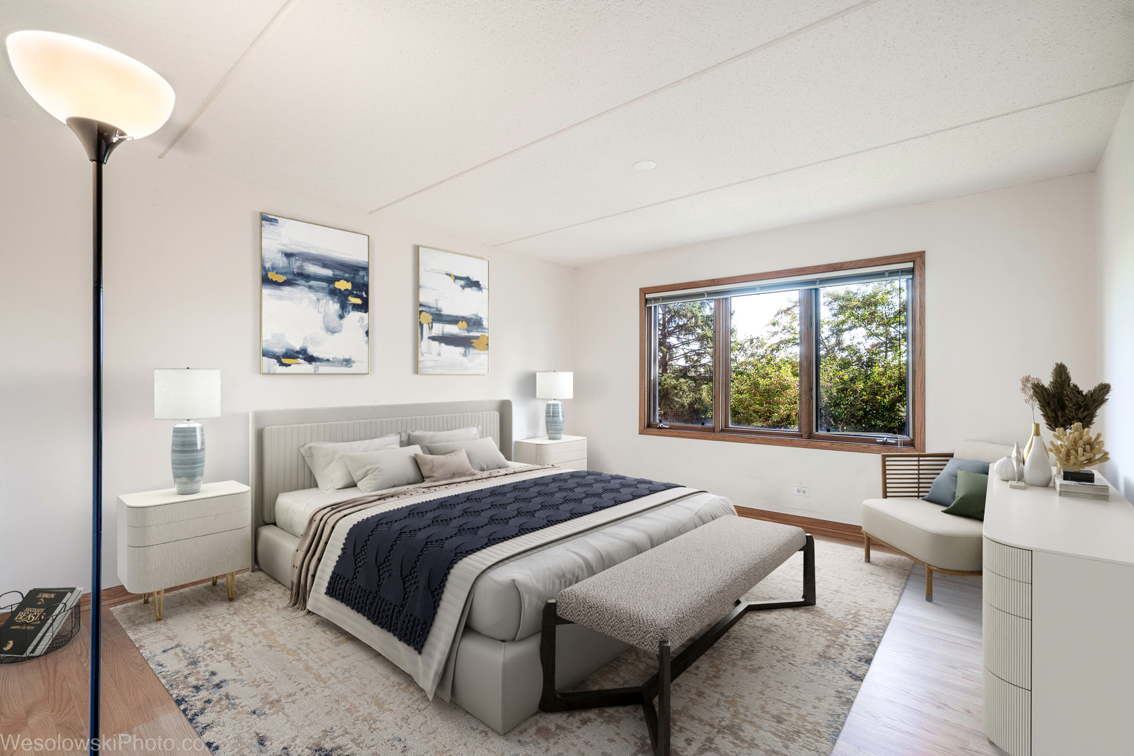 7450 Waukegan Road, Unit 206 Niles, IL 60714 - Photo 11 of 26 a bedroom with a large bed and a window