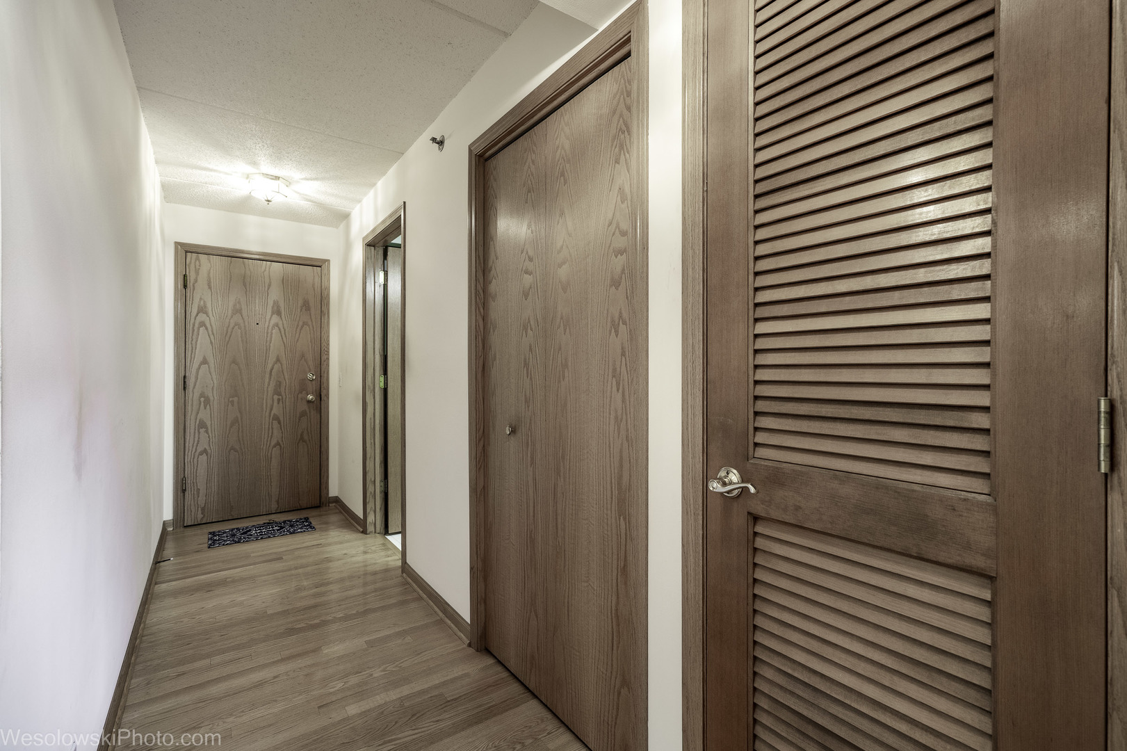 7450 Waukegan Road, Unit 206 Niles, IL 60714 - Photo 5 of 26 a view of a bathroom