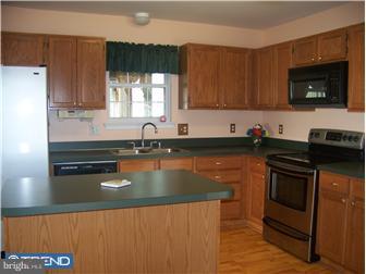 16 Birchgrove Road Newark, DE 19702 - Photo 5 of 12 Kitchen