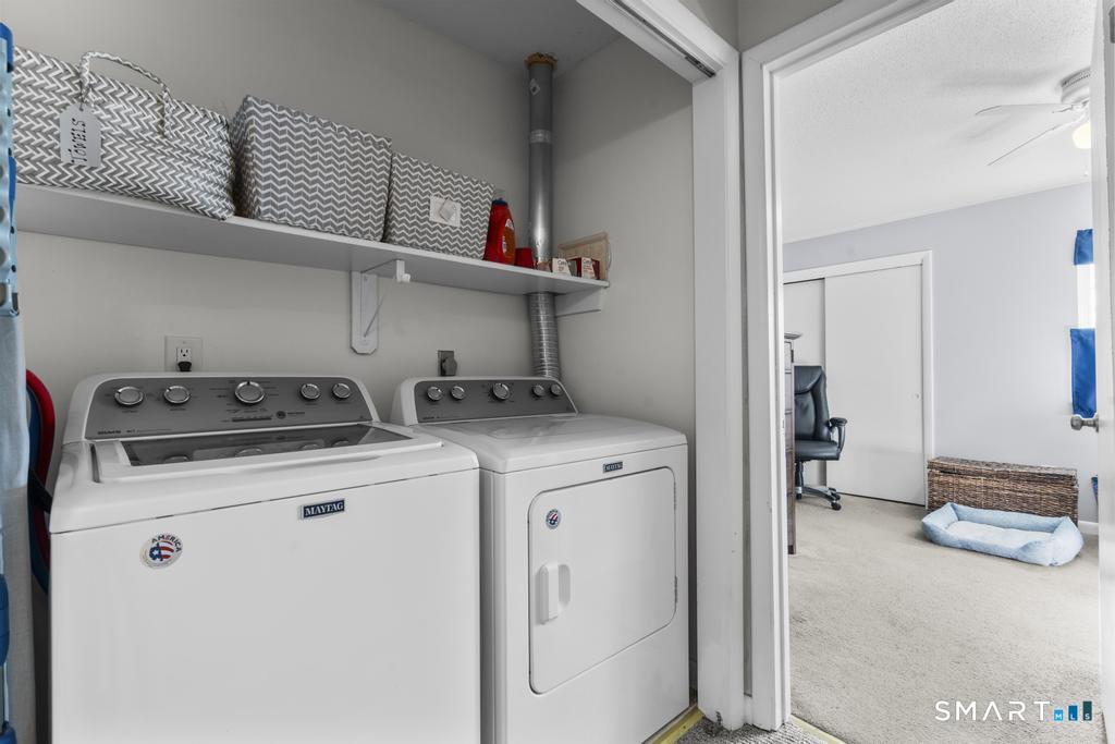 3 MacIntosh Lane, Unit 3 Ansonia, CT 06401 - Photo 29 of 34 a utility room with dryer and washer