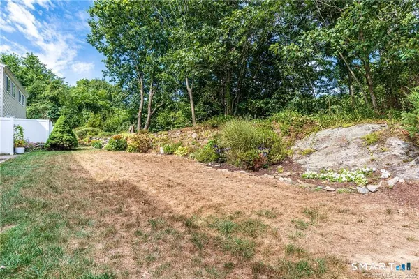 $269,000 | 3 MacIntosh Lane, Unit 3, Ansonia, CT 06401