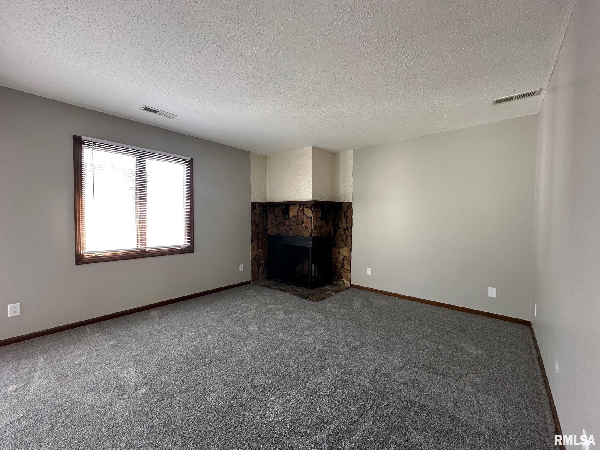 1001 South 1st Street, Unit 4 Springfield, IL 62704 - Photo 4 of 11