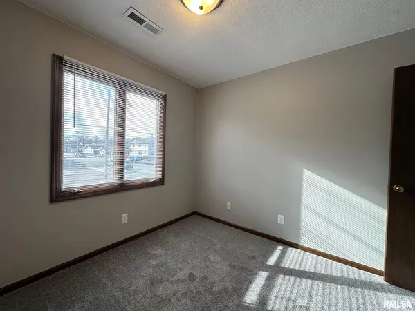 $925 | 1001 South 1st Street, Unit 4, Springfield, IL 62704