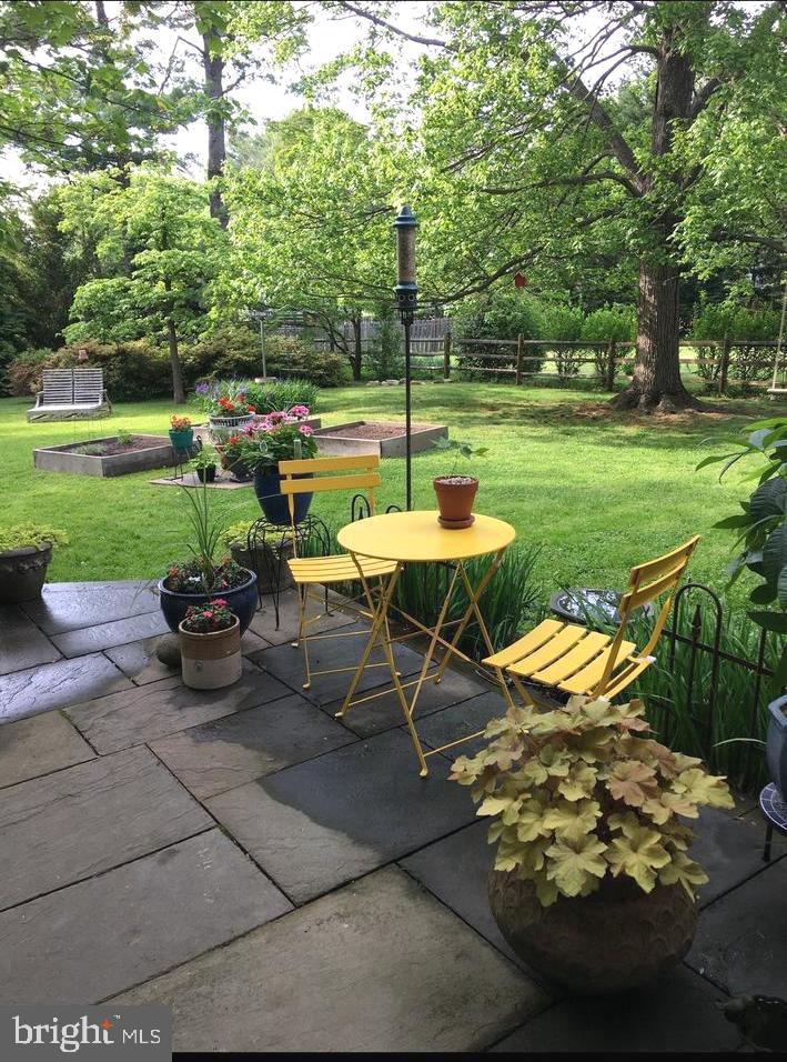 18408 Kingshill Road Germantown, MD 20874 - Photo 4 of 21 Stunning backyard