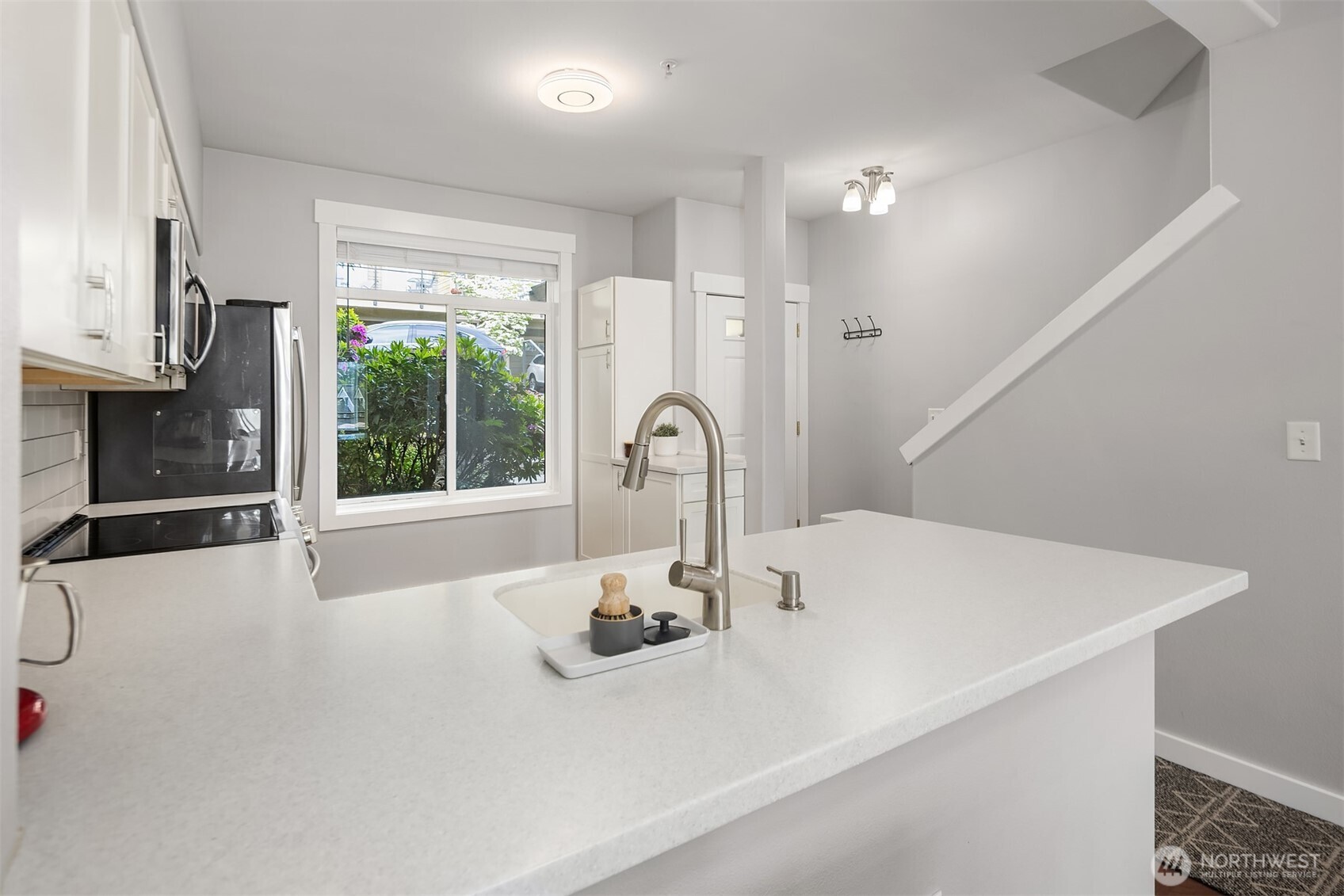 23300 Southeast Black Nugget Road, Unit M2 Issaquah, WA 98029 - Photo 6 of 36