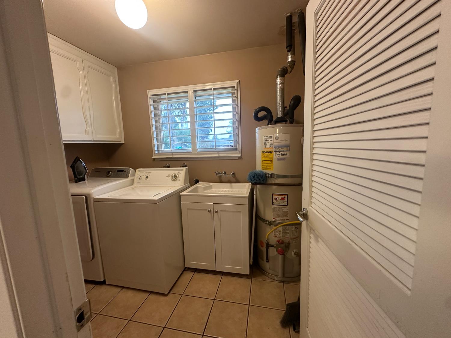 394 South Oak Drive Reedley, CA 93654 - Photo 14 of 47