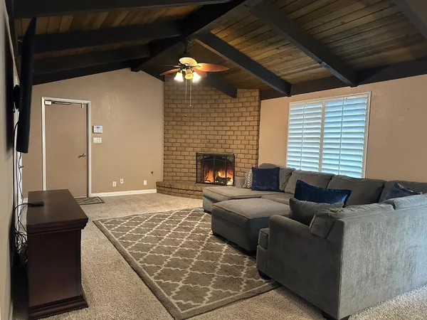 $460,000 | 394 South Oak Drive, Reedley, CA 93654