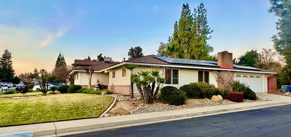 $460,000 | 394 South Oak Drive, Reedley, CA 93654
