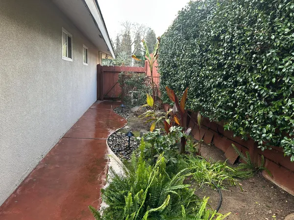 $460,000 | 394 South Oak Drive, Reedley, CA 93654