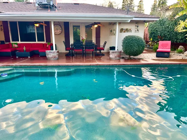 $460,000 | 394 South Oak Drive, Reedley, CA 93654