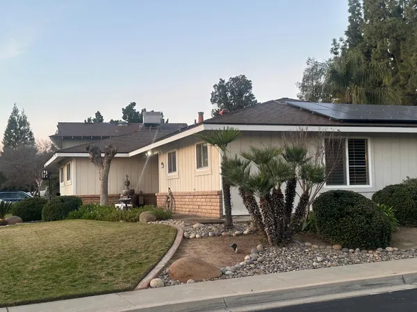 $460,000 | 394 South Oak Drive, Reedley, CA 93654