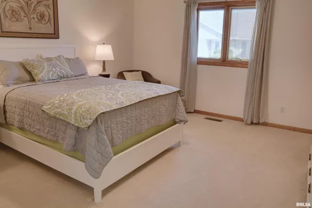 $150,000 | 217 Scotch Pine Drive, Macomb, IL 61455