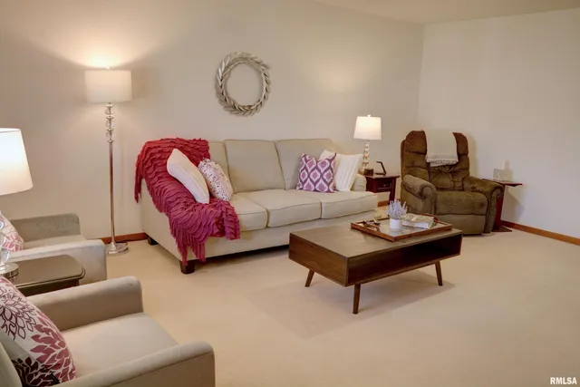 $150,000 | 217 Scotch Pine Drive, Macomb, IL 61455