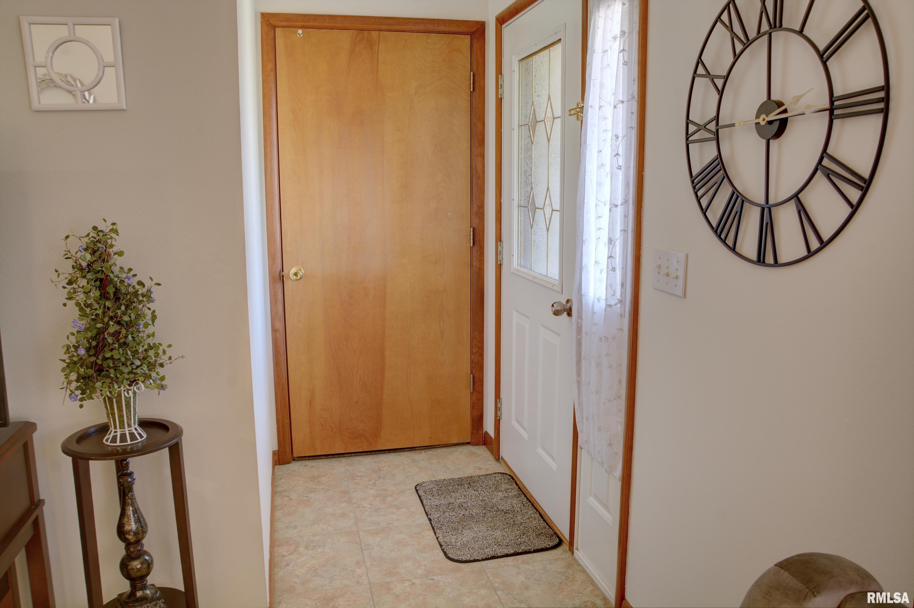 217 Scotch Pine Drive Macomb, IL 61455 - Photo 7 of 21