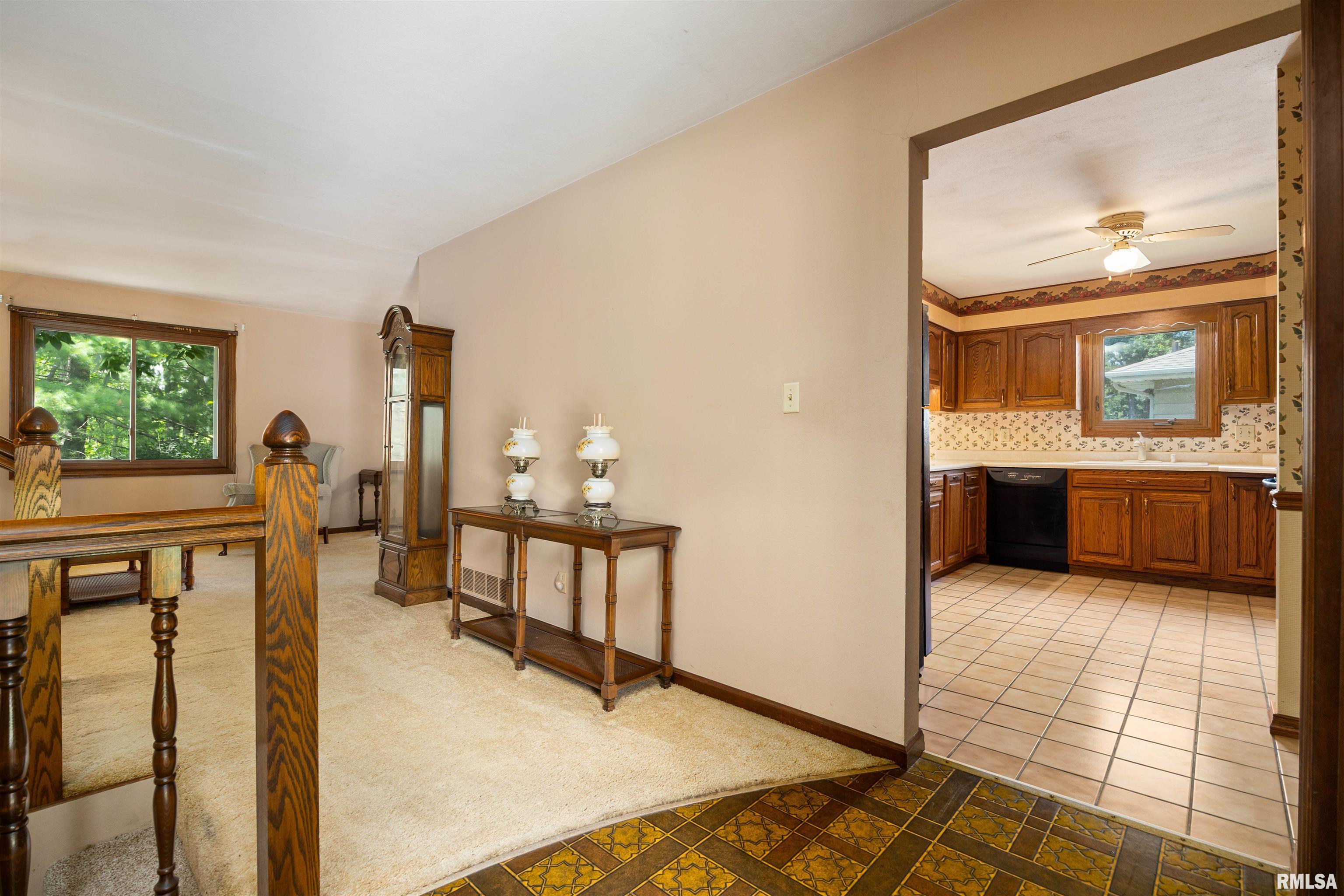 6307 North Post Oak Road Peoria, IL 61615 - Photo 5 of 45