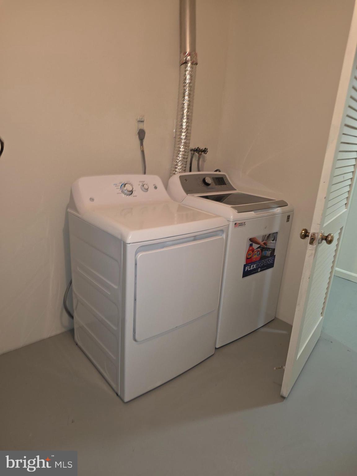 1270 Palmer Road, Unit 92 Fort Washington, MD 20744 - Photo 18 of 24 a utility room with dryer and washer