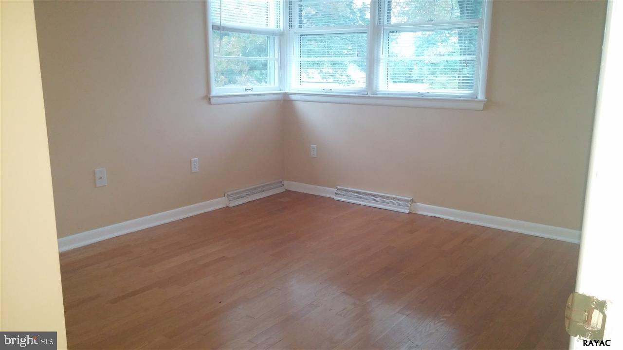 353 Tri Hill Road York, PA 17403 - Photo 3 of 4 Gallery Image 3
