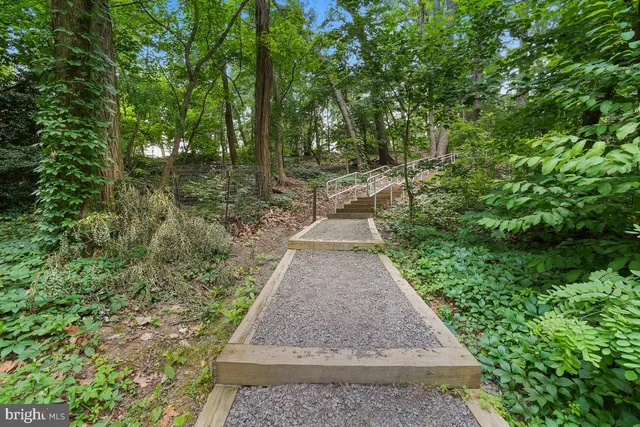 $484,500 | 5902 Mt Eagle Drive, Unit 1501, Alexandria, VA 22303