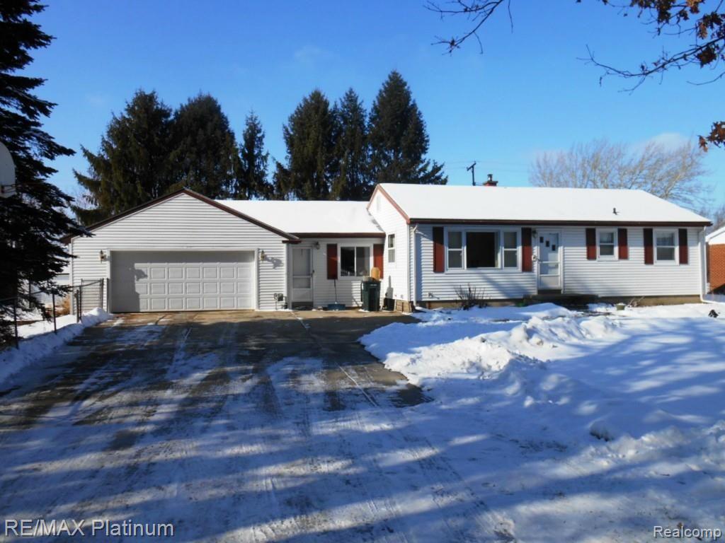 1840 Gray Road Howell, MI 48843 - Photo 1 of 35 Front.jpg