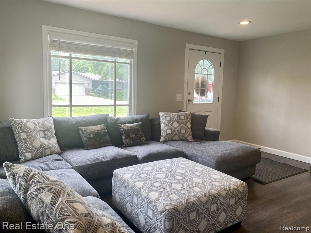 947 Grace Avenue Rochester Hills, MI 48307 - Photo 13 of 47