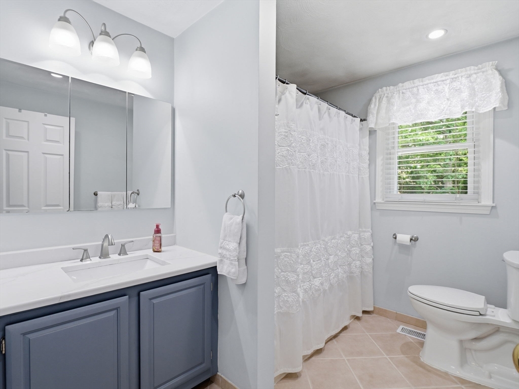48 Oak Knoll Road Lowell, MA 01852 - Photo 21 of 41