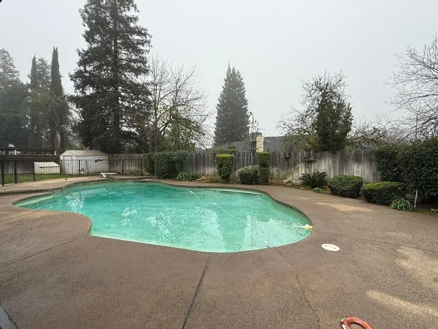 $479,950 | 1389 West Warner Avenue, Fresno, CA 93711