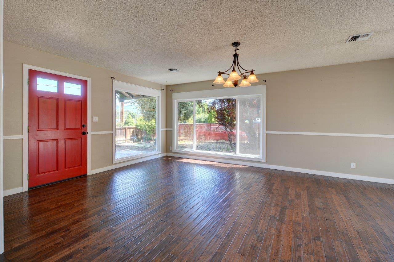365 West Harbeck Road Grants Pass, OR 97527 - Photo 2 of 23 DSC_6200_1_2