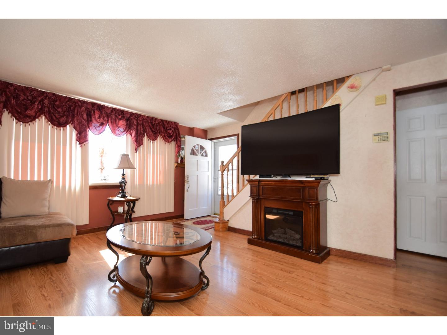 11720 Millbrook Road Philadelphia, PA 19154 - Photo 4 of 19 Gallery Image 4