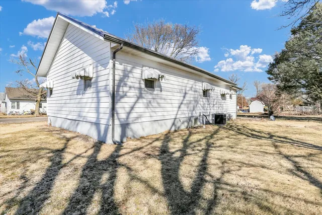 $124,500 | 301 South Douglas Street, Villa Grove, IL 61956