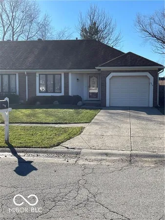$1,600 | 975 Maple Grove Drive, Greenwood, IN 46143