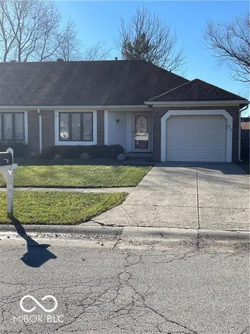 $1,600 | 975 Maple Grove Drive, Greenwood, IN 46143