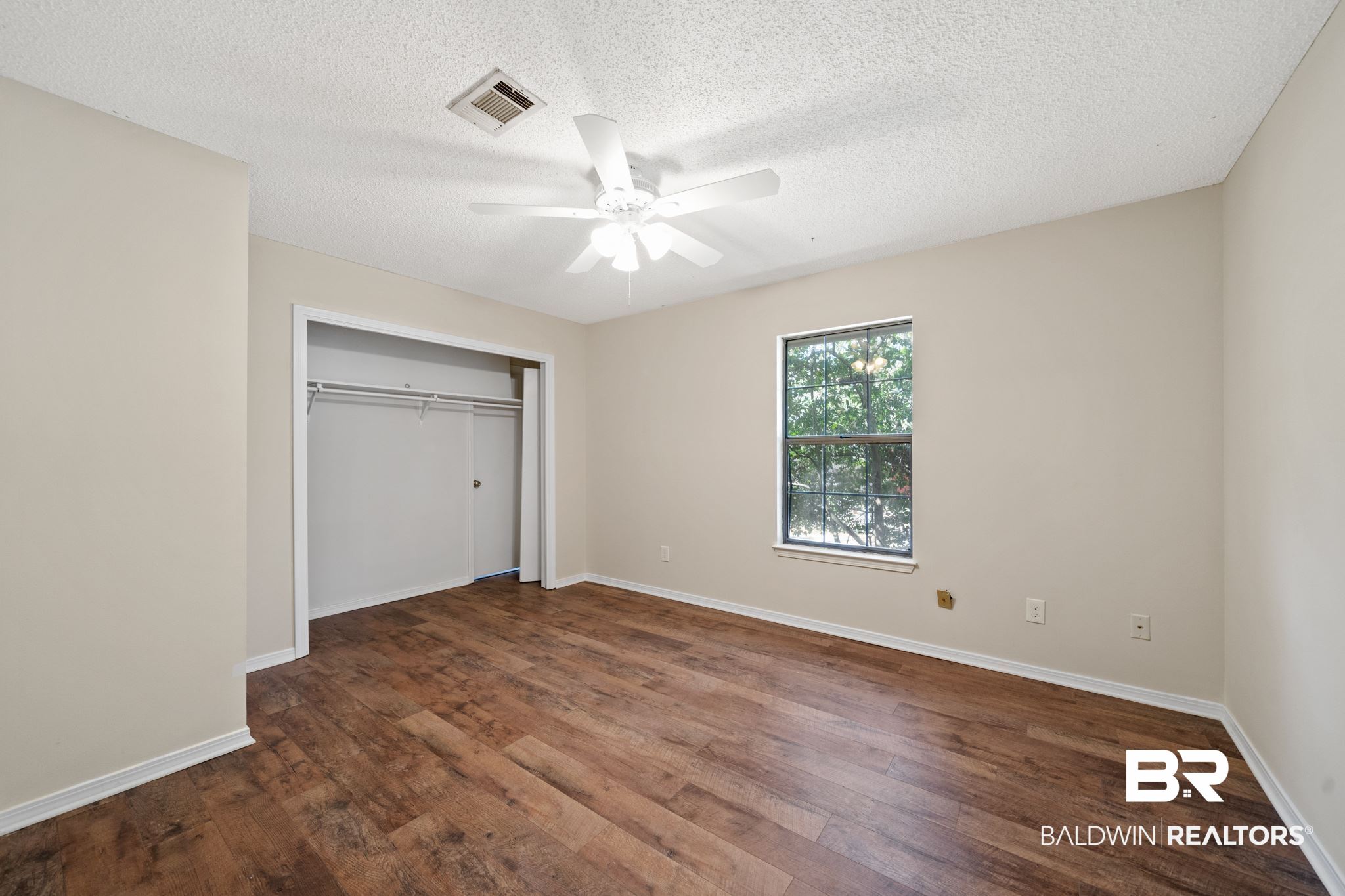 590 Ridgewood Drive Daphne, AL 36526 - Photo 15 of 27 Bedroom 3
